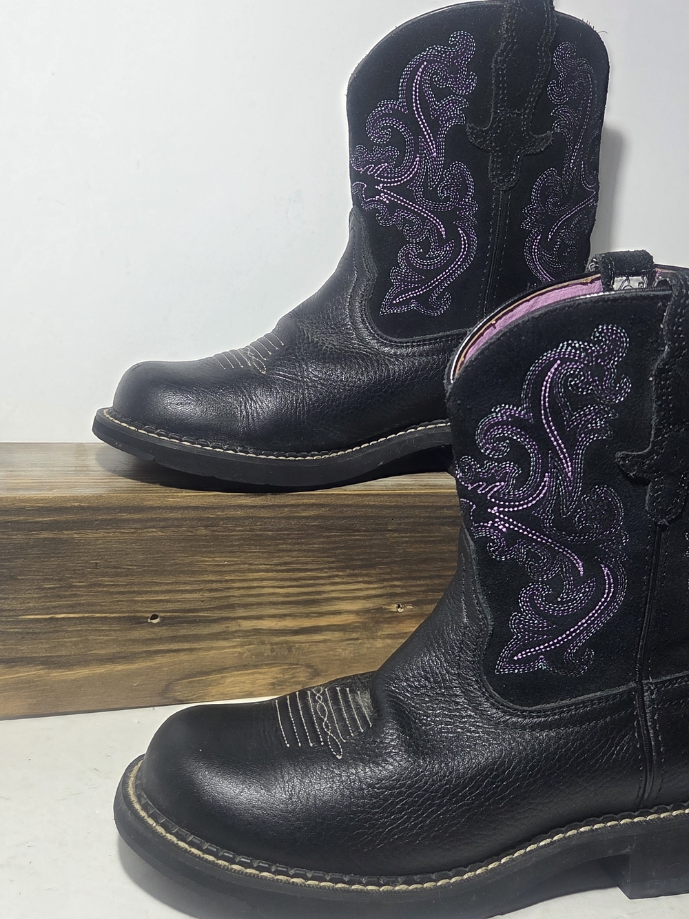 Ariat Women's Fatbaby Black Leather Western Boots Purple Embroidery Size 7.5B